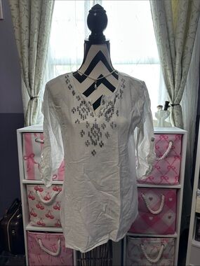 Susan Graver Embellished White Tunic Top S